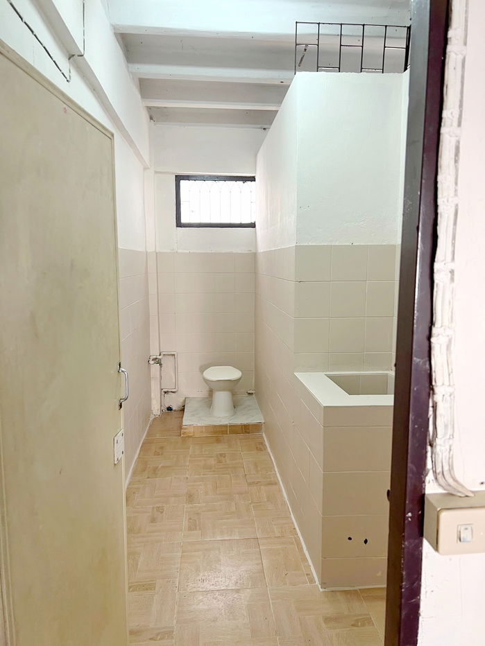 picture LatPhrao 126-132 Soi 7-11 50m. on main road MRT LatPhrao 101 300m. For rent commercial building 4-st - 23/33