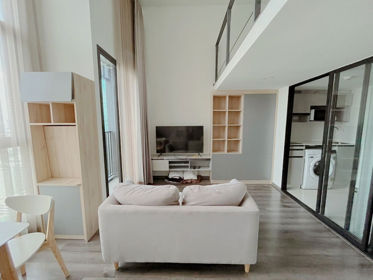 รูป 🔐#MT2306_231🔐🗓️ ว่างพร้อมอยู่🗓️𝐅𝐨𝐫 𝐑𝐞𝐧𝐭 ( 40.02 𝐬𝐪𝐦.Duplex 1 Bed , 𝟏𝐛𝐚𝐭𝐡 )𝐊𝐧𝐢𝐠𝐡𝐭𝐬𝐁𝐫𝐢𝐝𝐠𝐞 𝐒𝐩𝐚𝐜𝐞 𝐑𝐚𝐦𝐚 𝟗 - รูปที่ 3/12