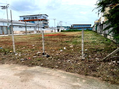 ขายที่ดิน : ขายที่ดินถมแล้ว แปลงสวย ขนาด 608 ตรว. ติดถนน 2 ด้าน บางกะดี่ 19 แยก 8 และ เทียนทะเล 20 แยก 14 ใกล้ถนนวงแหวนกาญจนาภิเษก
