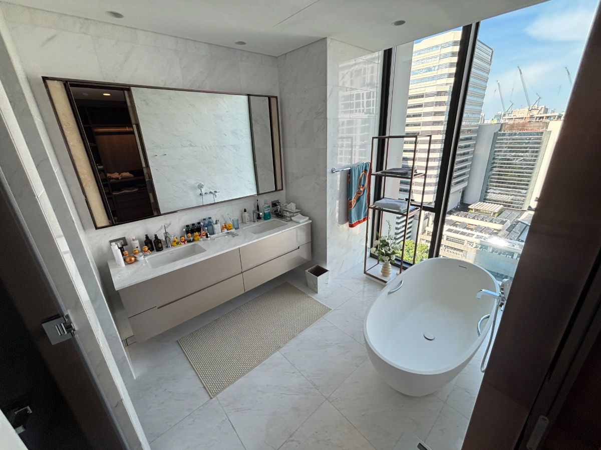 รูป Foreginer Quota ขายคอนโด The Residences at Sindhorn Kempinski ราคา 69,000,000 บาท [KMs250601] - รูปที่ 17/31