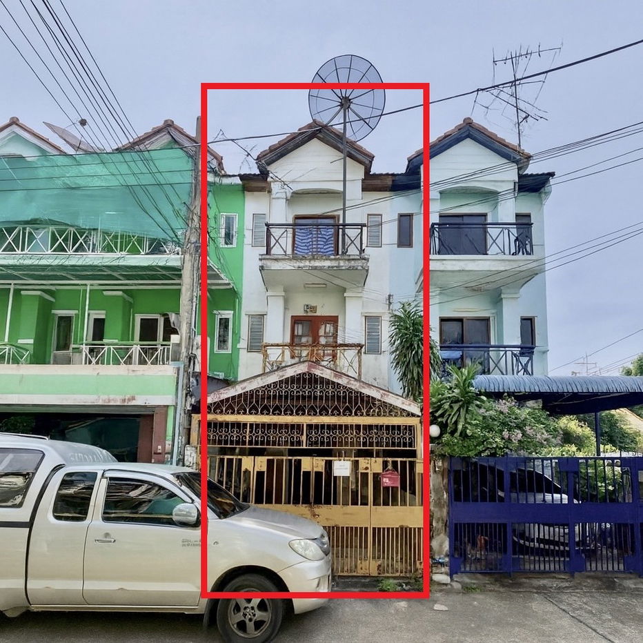 รูป โอกาสมีบ้านในฝันอยู่ทางนี้!!! ขาย ทาวน์โฮม 3 ชั้น 4 ห้องนอน ในซอยจรัญฯ75 รีโนเวทไม่เยอะ โครงสร้างแข็งแรงมาก! ทำเลดี ติดทั้งถนนจรัญฯ และถนนสิรินธร - รูปที่ 1/23