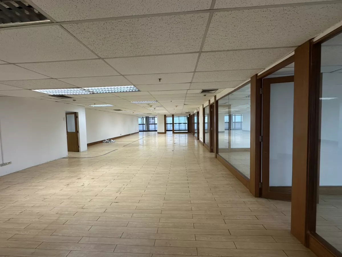 picture Bangkok 350 sqm Office for Rent Near BTS Ekkamai, Sukhumvit Road BRE25377 - 3/9