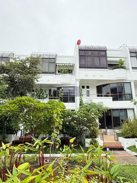 ให้เช่าบ้าน4ชั้น ใกล้King’s college เฟอร์ครบ พร้อมอยู่ ใกล้สาทร สีลม พระราม3 ซอยนนทรี