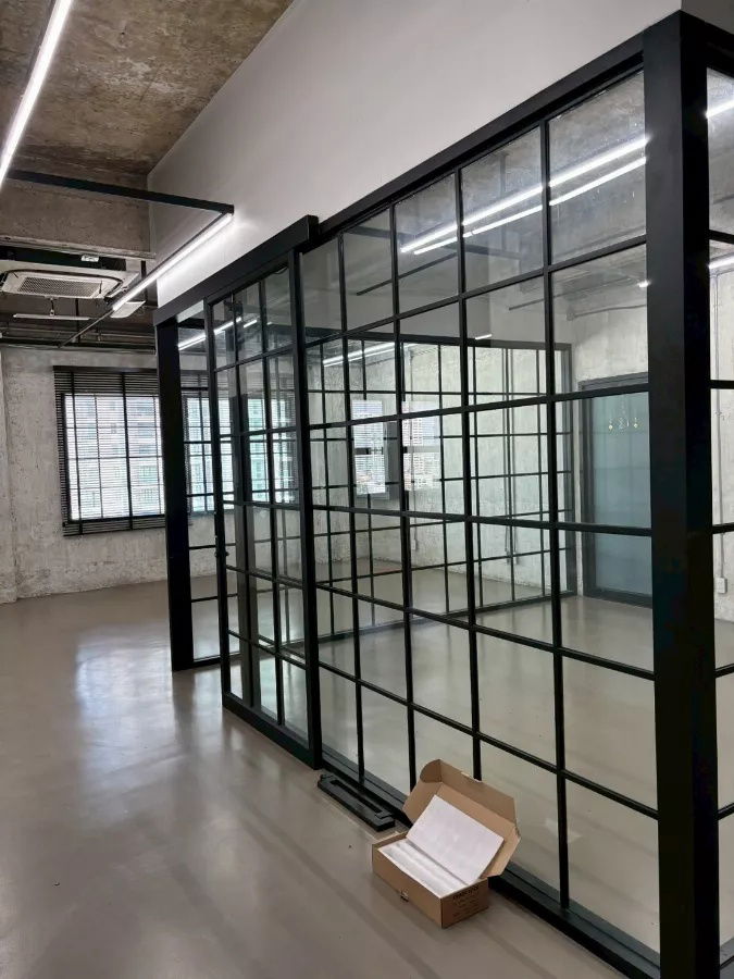 picture Bangkok Modern Office for Rent Walking Distance to Phrom Phong BTS, Sukhumvit Road BRE25380 - 11/11