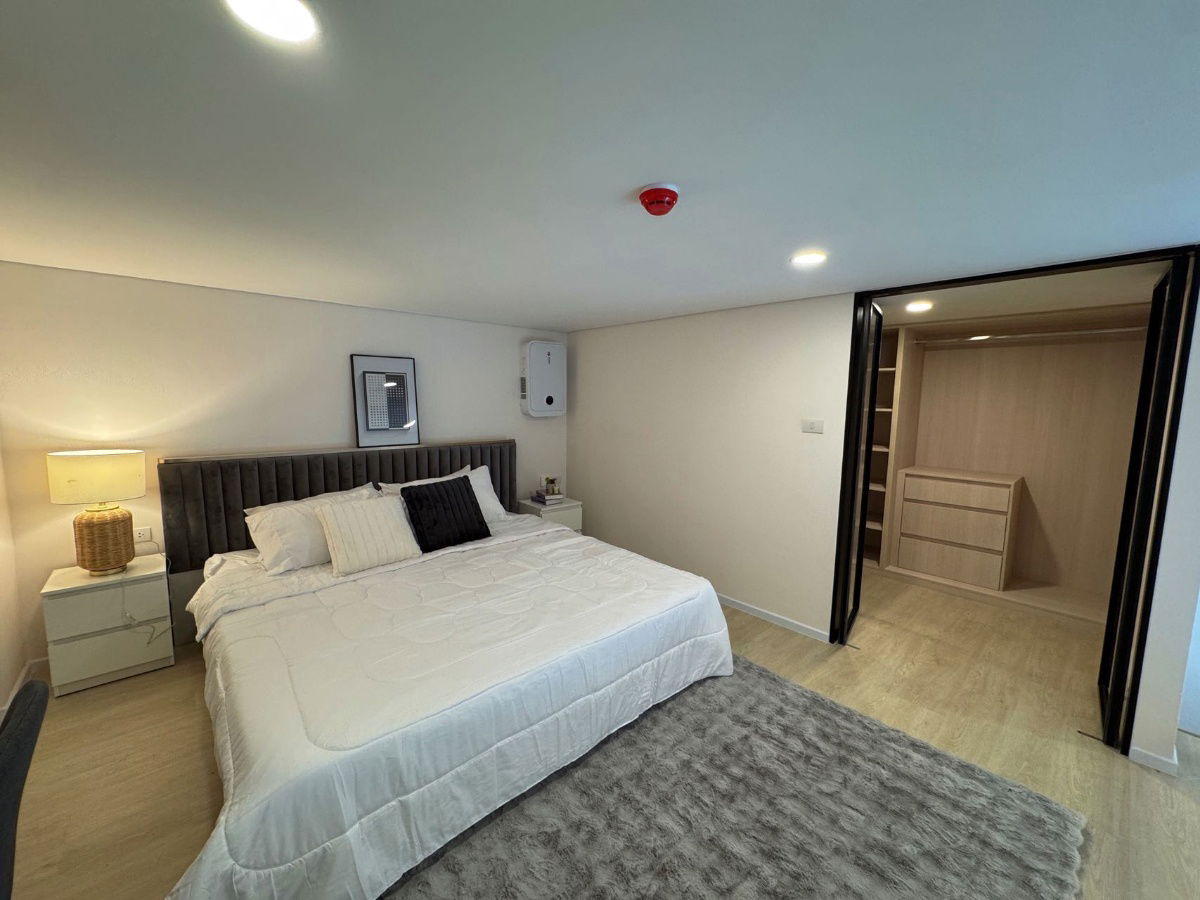 picture #S4241 For Rent Siamese Rama 9 - 10/14