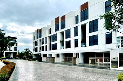 Townhouses for rent : House for rent Demi Sathu 49, ready to move in. If interested, contact Line @goodmanpro or call 0999029192.