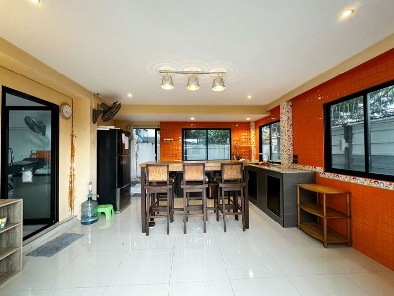 picture For Sale! 3‑Storey Townhome with Spacious Area at The Connect Up 3 Wongwaen–Bangkae - 3/16