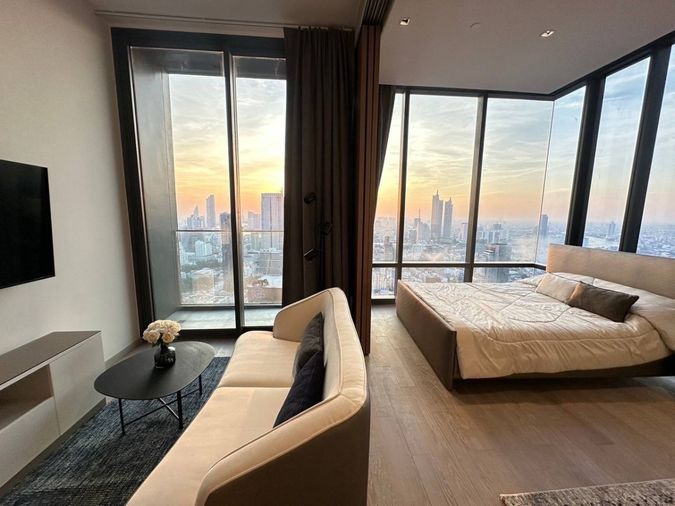 Ashton Silom【𝐑𝐄𝐍𝐓】🔥โมเดิร์นลักชัวรี่ เส้นสายเฉียบ สไตล์คนรุ่นใหม่🔥  ติดต่อไลน์ไอดี: @hacondo