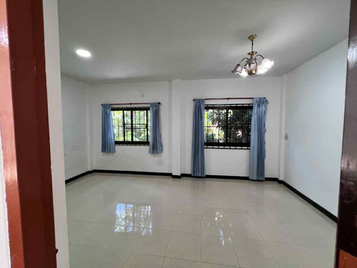 รูป ขายทาวน์เฮ้า 2ชั้น ขนาด 2 ห้องนอน 2 ห้องน้ำ ที่ดิน 24 ตรว.   หมู่บ้าน บ้านนำโชค ซอยเพชรเกษม58 ถนนพุทธมณฑลสาย1  - รูปที่ 16/26