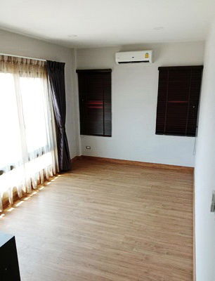 รูป [ให้เช่า] หมู่บ้าน เซนโทร รามอินทรา - จตุโชติ / 4 ห้องนอน 3 ห้องน้ำ / 60 ตรว. **80,000** บ้านเดี่ยวหลังมุมตกแต่งสวย ใกล้ห้างแฟชั่นไอซ์แลนด์มอลล์ - รูปที่ 9/15