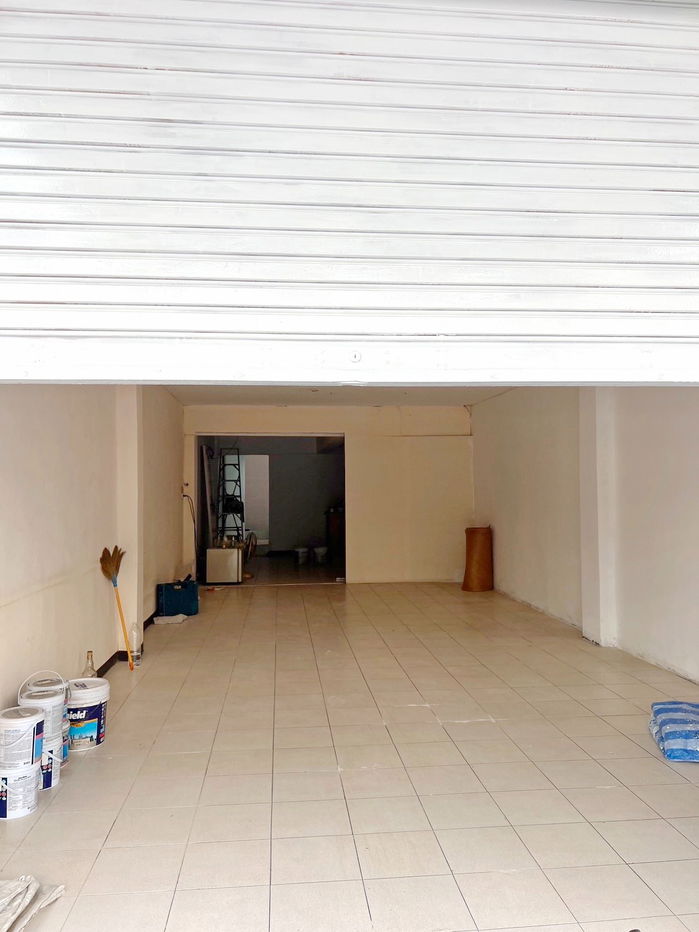 picture LatPhrao 126-132 Soi 7-11 50m. on main road MRT LatPhrao 101 300m. For rent commercial building 4-st - 19/33