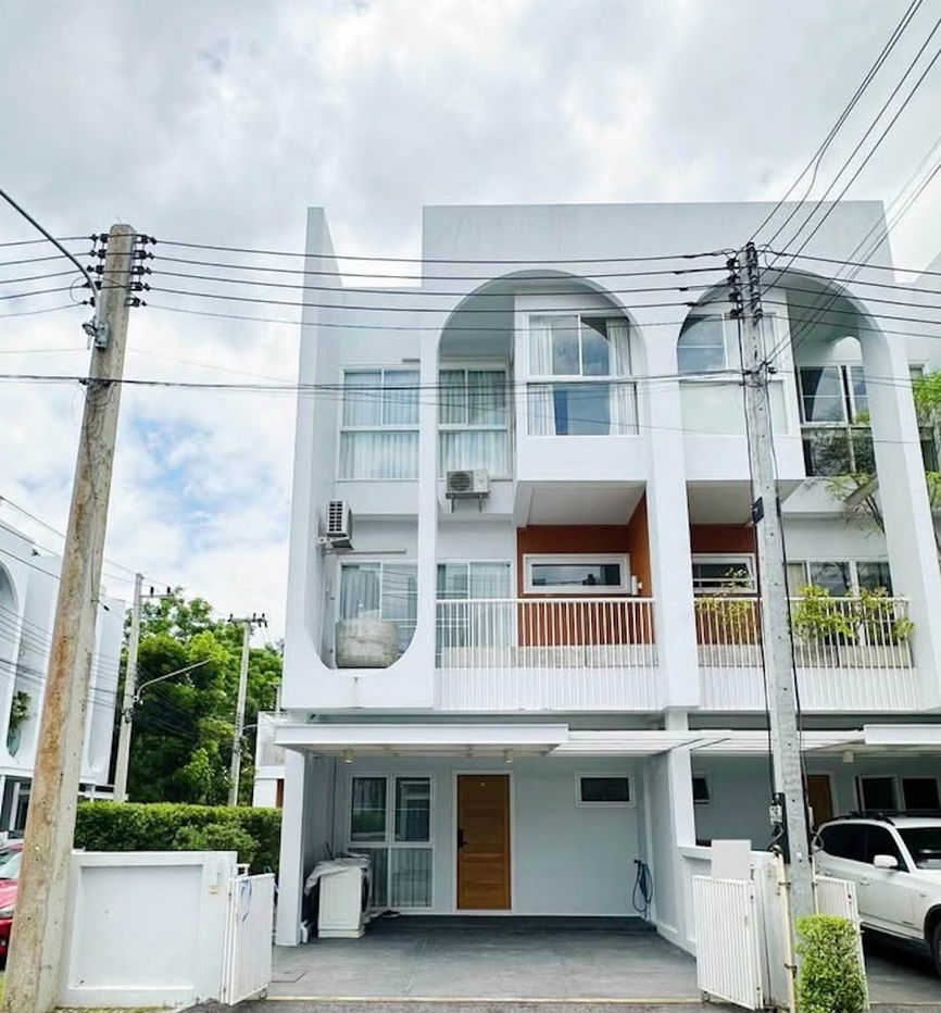 รูป ทาวน์เฮาส์ 3 ชั้น ทำเลดีใกล้ตลาดรวมโชค, เซ็นทรัลเฟส, โรงพยาบาลเทพปัญญา  - รูปที่ 7/8