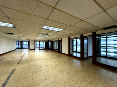 Office for rent BTS On Nut : Bangkok 350 sqm Office for Rent Near BTS Ekkamai, Sukhumvit Road BRE25377