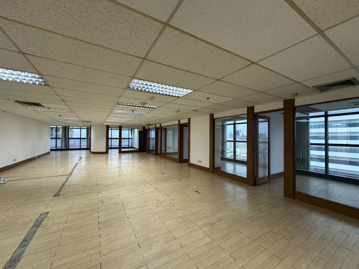 picture Bangkok 350 sqm Office for Rent Near BTS Ekkamai, Sukhumvit Road BRE25377 - 1/9