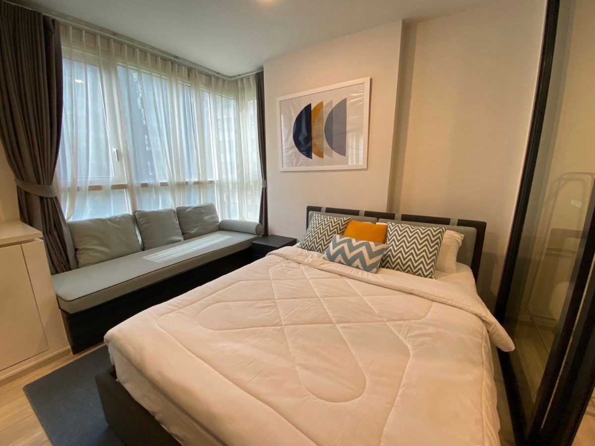 picture Condo for Rent : XT Huaikhwang  Schedule a viewing 👉 Line: @propertybkk1 - 1/11
