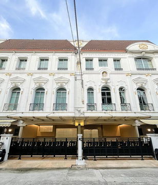 Townhome for rent at Baan Klang Krung Grand Vienna Rama 3