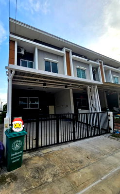 เช่าทาวน์โฮม นิคมบางปู : 🏡 บ้านว่างให้เช่า หลังริม ศรีด่าน 22 – ใกล้ BTS ศรีลาซาล ✅ พร้อมอยู่ เฟอร์ครบ จอดรถ 2 คัน 📍หมู่บ้านพลีโน่ ศรีด่าน 22 (หลังโรงเรียนไทย-สิงคโปร์)