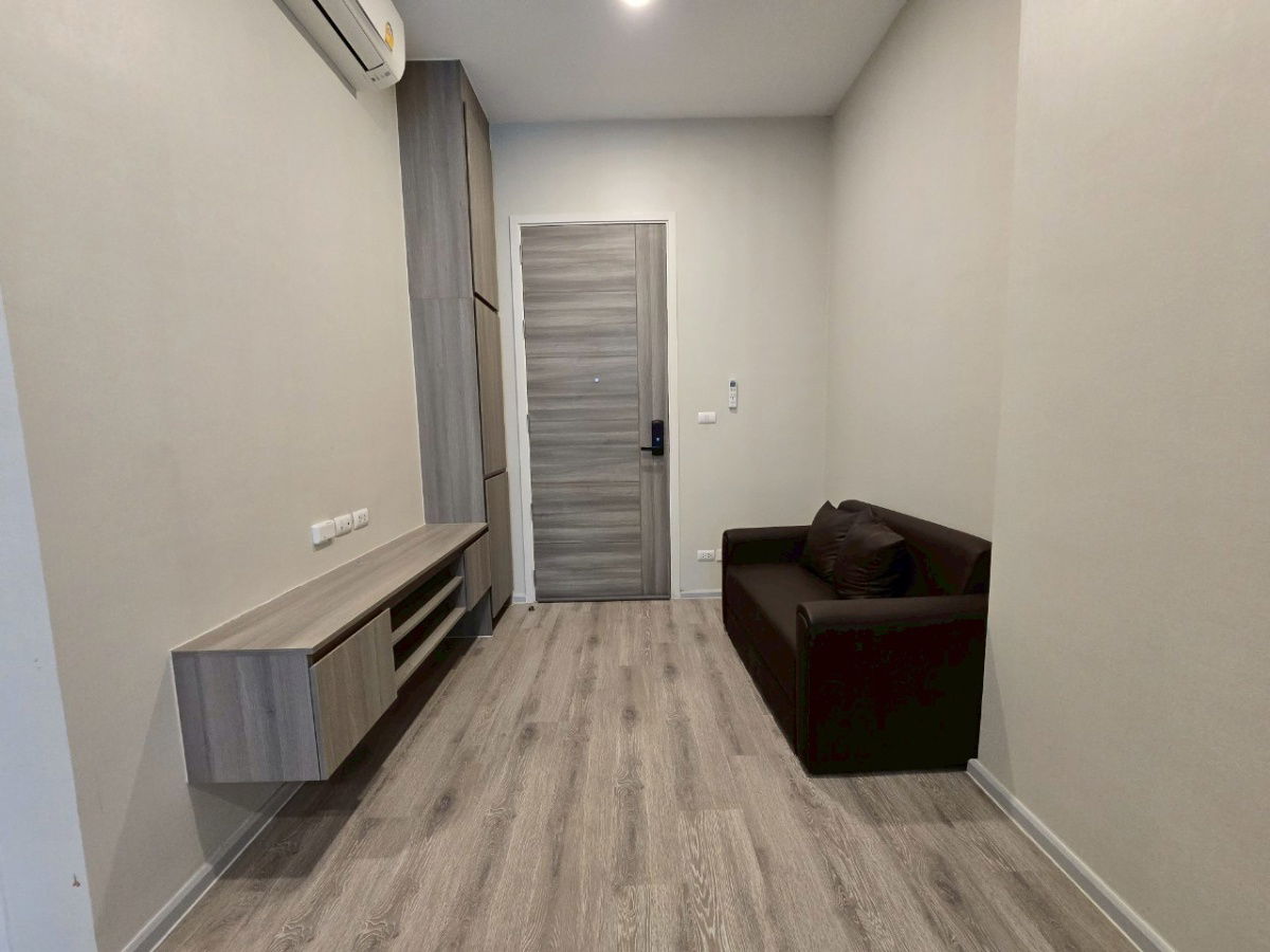 picture Condo for Rent : Knightsbridge Collage Ramkhamhaeng  Schedule a viewing 👉 Line: @propertybkk1 - 9/16