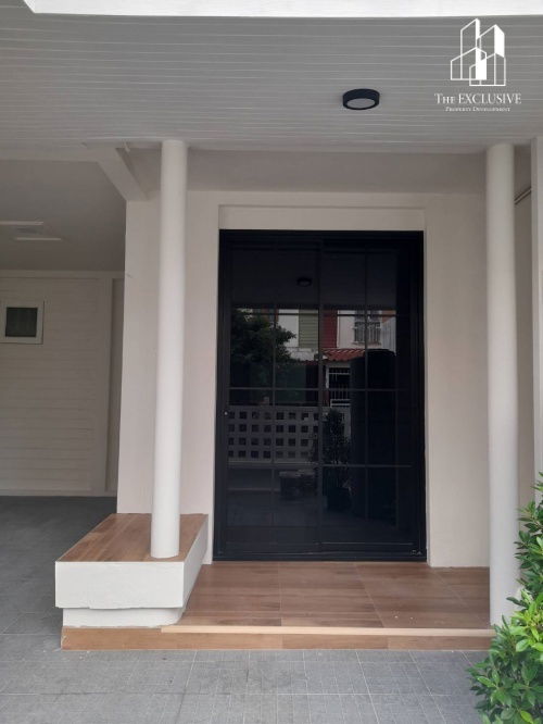 รูป ขายทาวน์เฮ้าส์ หมู่บ้าน วรารักษ์ คลอง 3 รีโนเวทใหม่ พร้อมเข้าอยู่ ราคาต่ำกว่าประเมิน ราคาถูก #ฟรีโอน - รูปที่ 2/9
