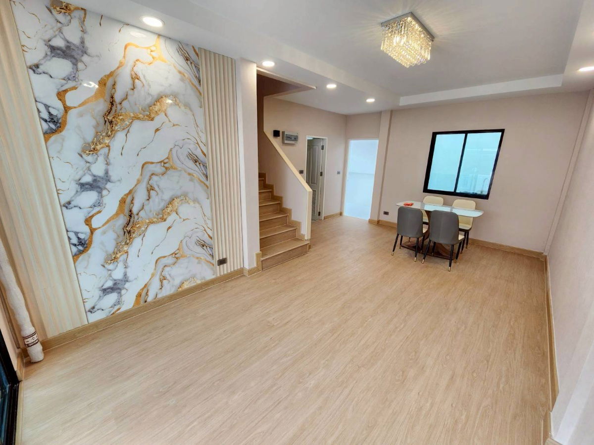 รูป ขายทาวน์โฮม ท่าอิฐรัตนาธิเบศร์รีโนเวทใหม่สวยมากๆ 3 ห้องนอน 2 ห้องน้ำพร้อมเข้าอยู่เพียง 2.59mb - รูปที่ 8/20