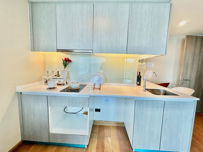 picture Condo for sale in Sriracha Marina Bay Front, cheap price, great  location, city center, next to the sea. - 6/16