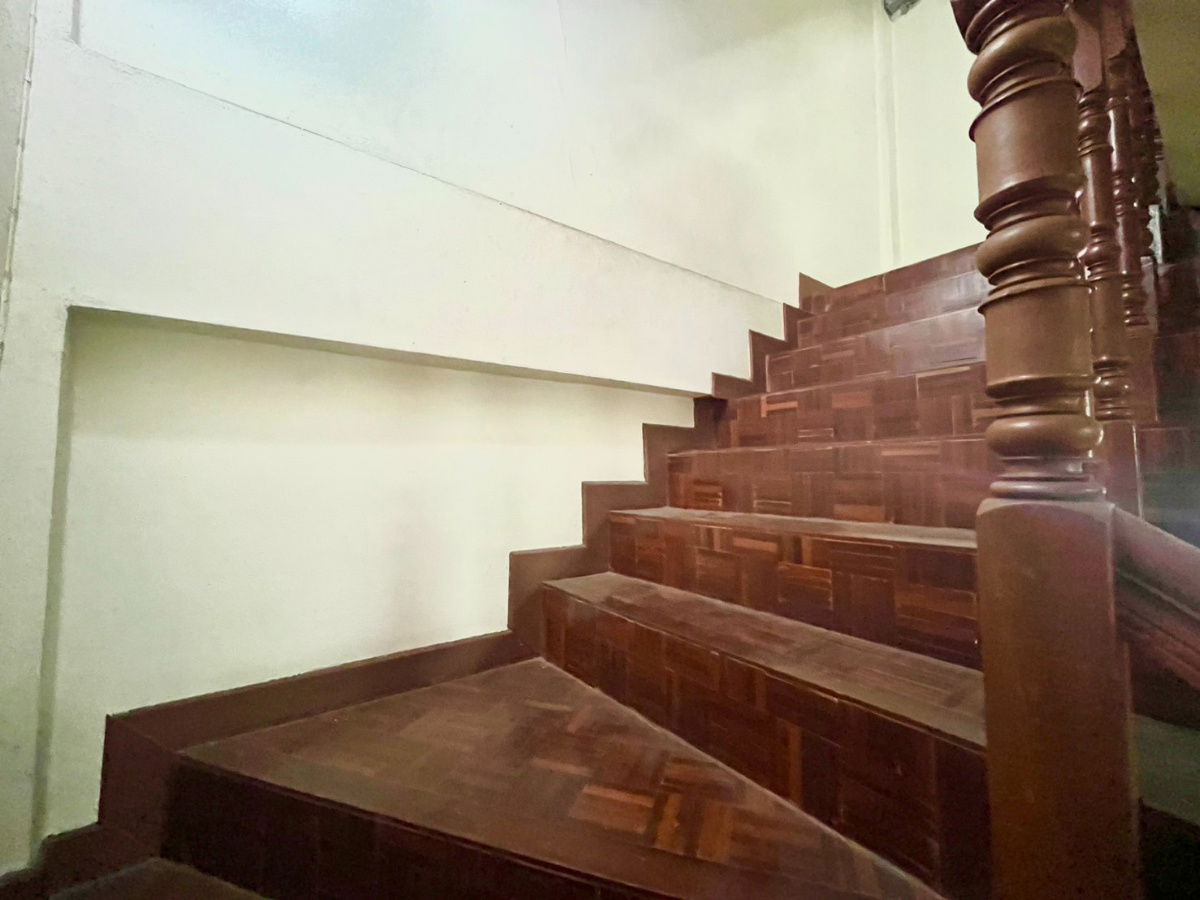 รูป โอกาสมีบ้านในฝันอยู่ทางนี้!!! ขาย ทาวน์โฮม 3 ชั้น 4 ห้องนอน ในซอยจรัญฯ75 รีโนเวทไม่เยอะ โครงสร้างแข็งแรงมาก! ทำเลดี ติดทั้งถนนจรัญฯ และถนนสิรินธร - รูปที่ 17/23