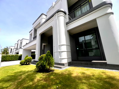Houses for sale :  One and only design from Sansiri. Modern art deco Setthasiri Wongwaen Chatuchot