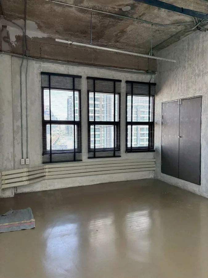 picture Bangkok Modern Office for Rent Walking Distance to Phrom Phong BTS, Sukhumvit Road BRE25380 - 8/11