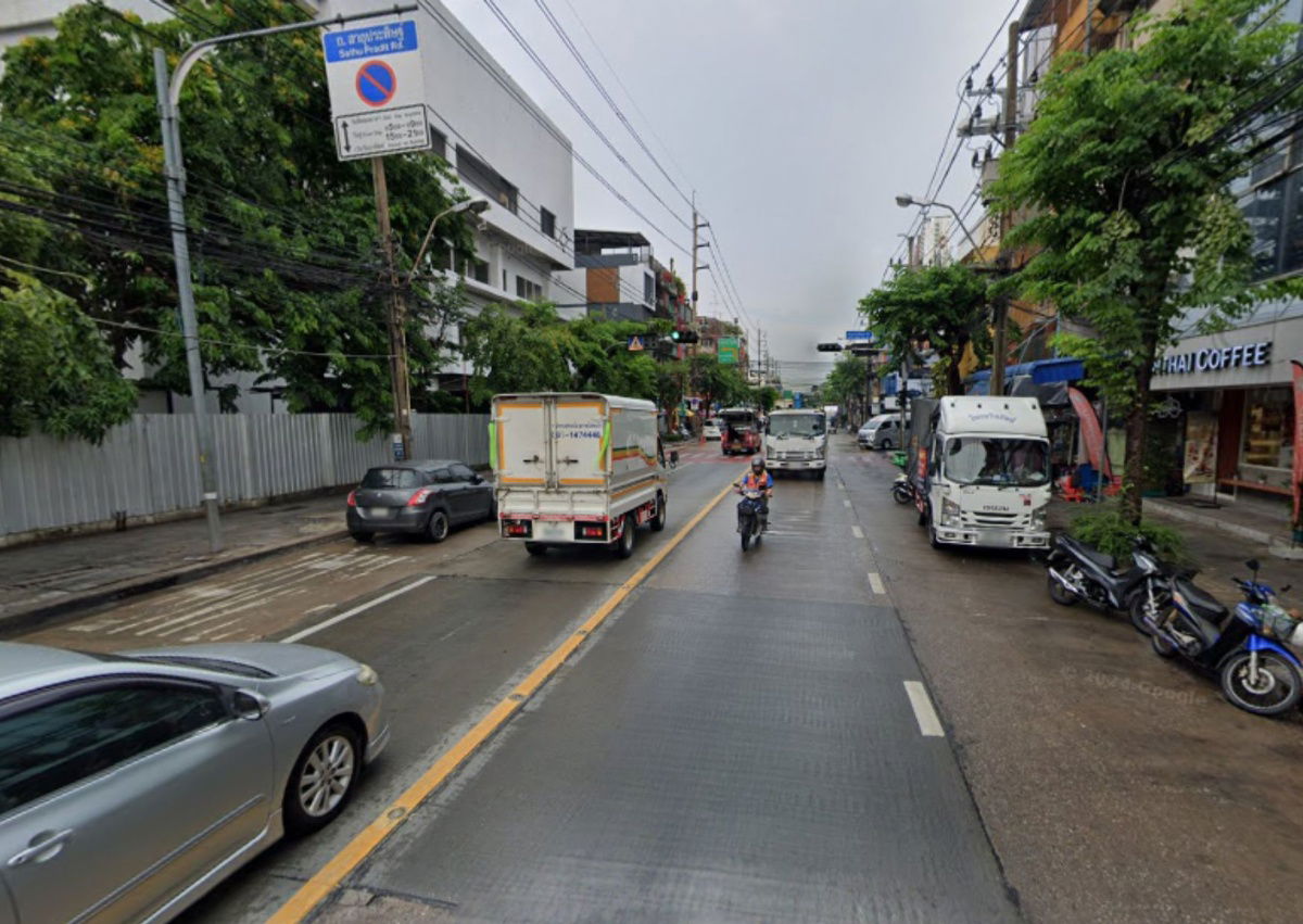 รูป ขายที่ดินเปล่าถมแล้ว แปลงสี่เหลี่ยมสวย ใกล้ท่าน้ำสาธุประดิษฐ์ - รูปที่ 2/4