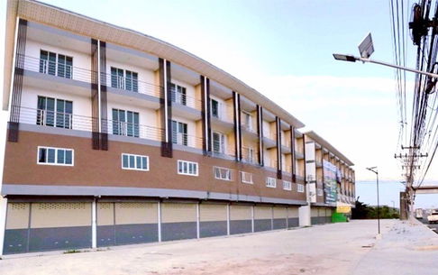 PTT Rama 2 Km.35 Thonburi-Pak Tho Samut Sakhon Hospital 3.6 km.  4-story commercial bu