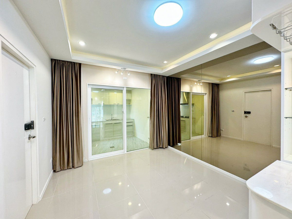 รูป ซื้อ ขาย  ทาวน์โฮม บ้านกลางเมือง สวนหลวง — ใกล้ถนนพัฒนาการ ศรีนครินทร์ ทางด่วน และรถไฟฟ้า เดินทางสะดวก เหมาะกับชีวิตเมือง  Line ID : @951qfbfi - รูปที่ 1/11