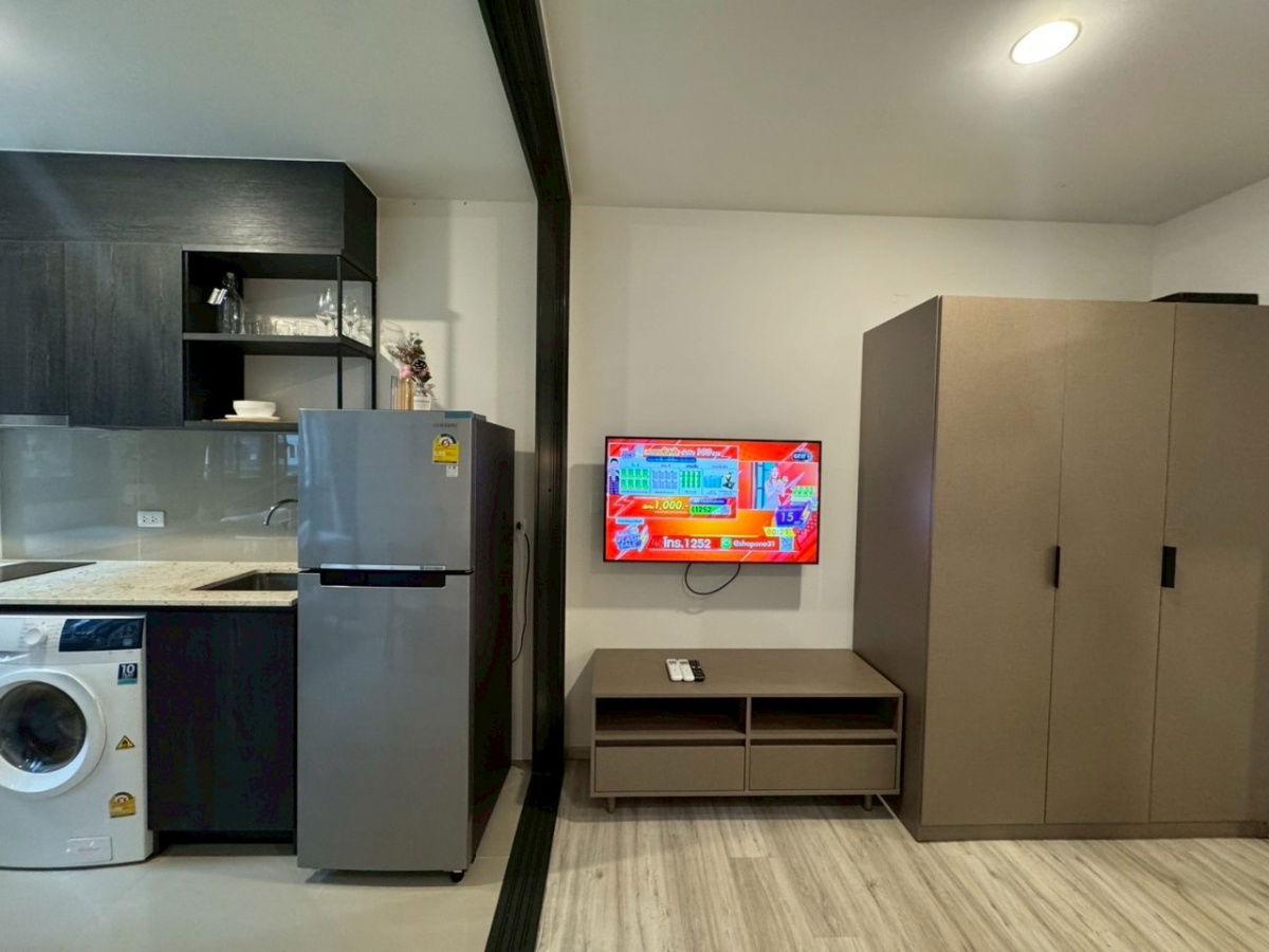 picture Condo for Rent : XT Huaikhwang  Schedule a viewing 👉 Line: @propertybkk1 - 4/11