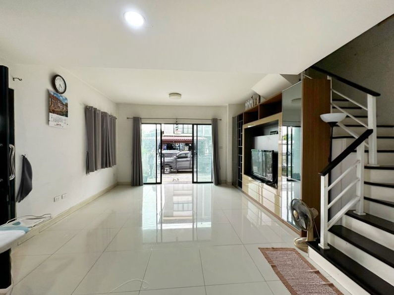 picture For Sale! 3‑Storey Townhome with Spacious Area at The Connect Up 3 Wongwaen–Bangkae - 2/16