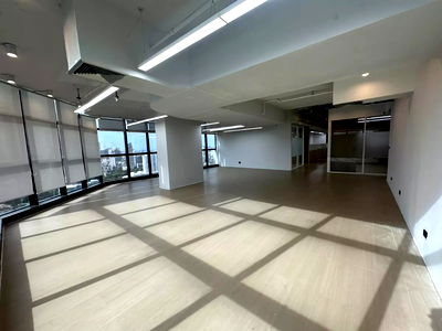 Office for rent BTS Thong Lo (Thong Lor) : Modern 450 sqm Office for Rent Near BTS Ekkamai, Sukhumvit Road BRE25376