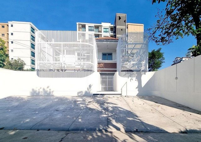 picture FOR RENT  OFFICE PROPERTY  74999 BAHT per MONTH - 1/8