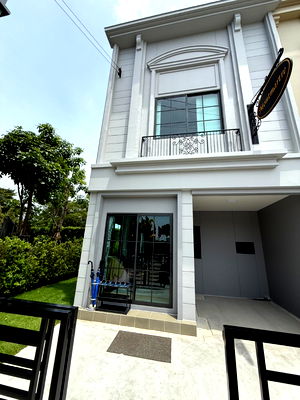ขายทาวน์โฮม : ข้อมูลประกาศ 🏡ขายบ้านโครงการแสนสิริ ทำเลใกล้ห้างเมกาบางนา ใกล้บางนา-ตราด เพียง 3กิโลเมตร โครงการ สิริเพลส เมกาบางนา