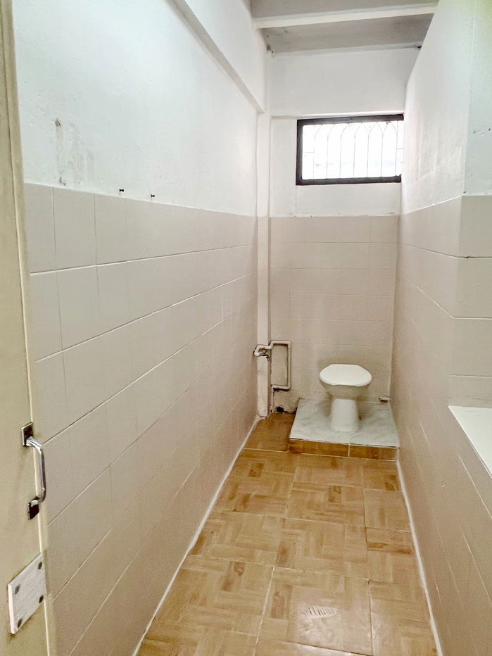 picture LatPhrao 126-132 Soi 7-11 50m. on main road MRT LatPhrao 101 300m. For rent commercial building 4-st - 24/33