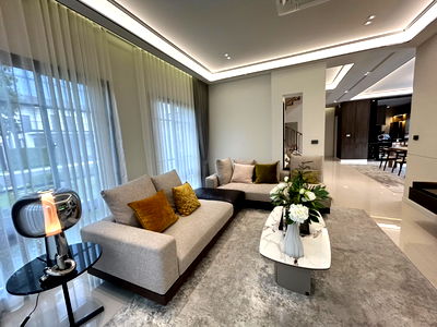 Houses for sale : Panna Thawi Watthana, starting at 16-19 million baht* - 100 sq m detached house with private swimming pool in a private community of 52 units.