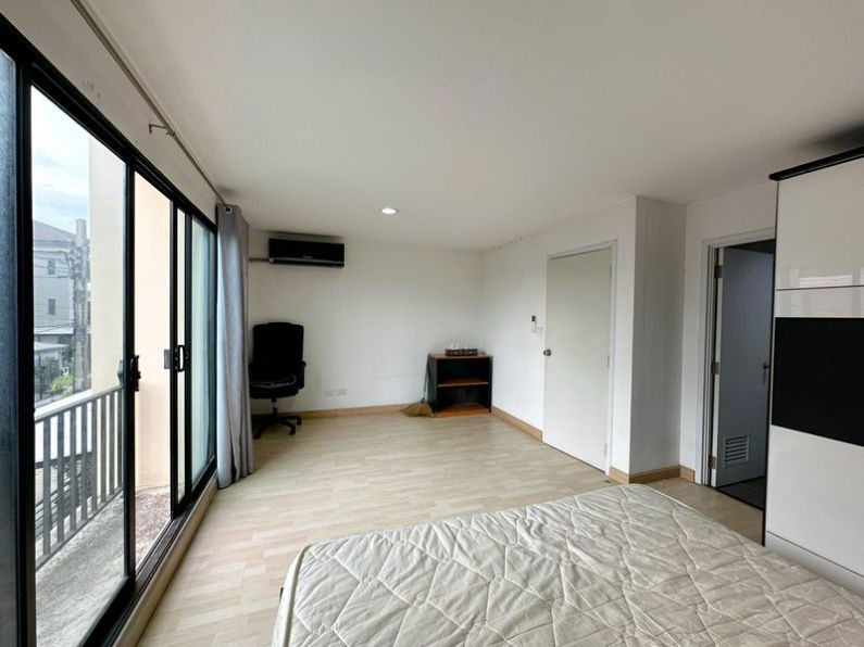 picture For Sale! 3‑Storey Townhome with Spacious Area at The Connect Up 3 Wongwaen–Bangkae - 9/16