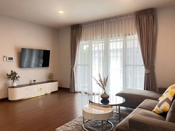 picture Luxury Home For Rent Near Mega-Bangna - 4/10