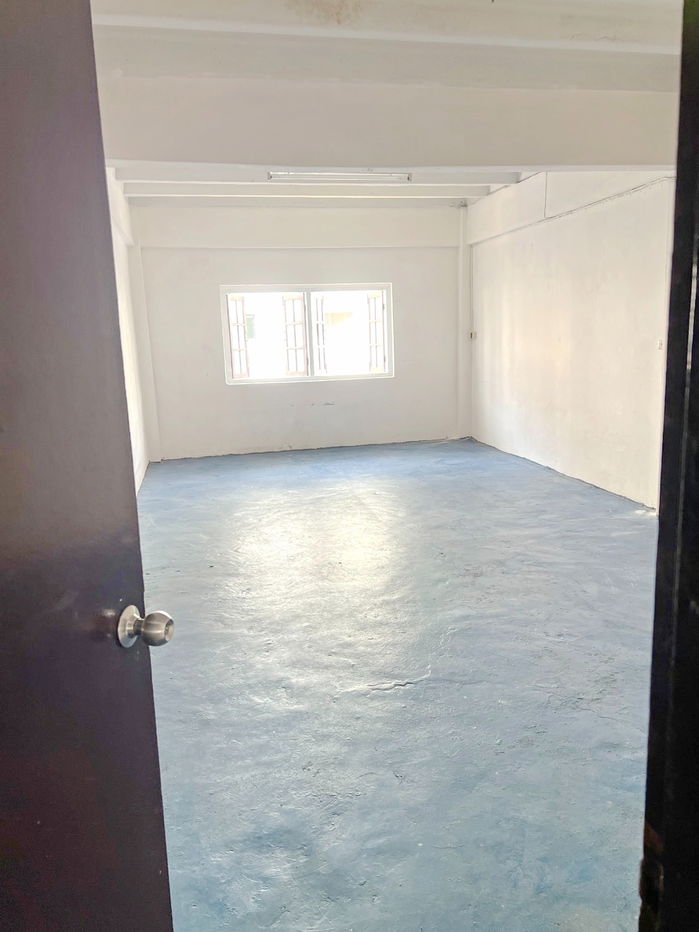 picture LatPhrao 126-132 Soi 7-11 50m. on main road MRT LatPhrao 101 300m. For rent commercial building 4-st - 22/33