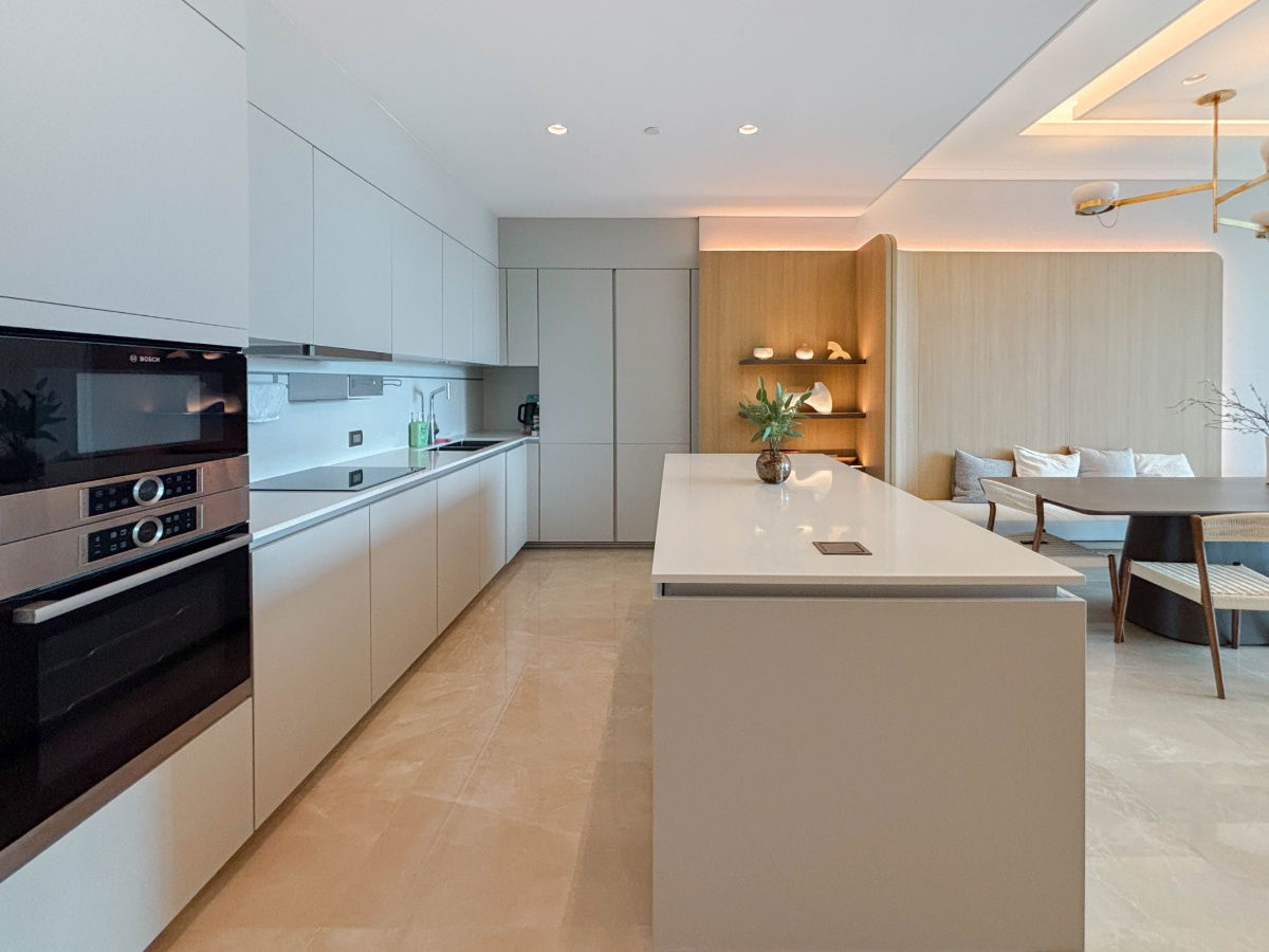 รูป Foreigner Quota ขายคอนโด The Residences at Sindhorn Kempinski ราคา 41,813,253 บาท [KMs250602] - รูปที่ 2/21