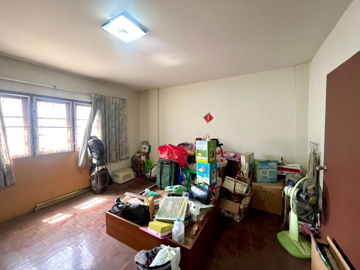 รูป โอกาสมีบ้านในฝันอยู่ทางนี้!!! ขาย ทาวน์โฮม 3 ชั้น 4 ห้องนอน ในซอยจรัญฯ75 รีโนเวทไม่เยอะ โครงสร้างแข็งแรงมาก! ทำเลดี ติดทั้งถนนจรัญฯ และถนนสิรินธร - รูปที่ 10/23