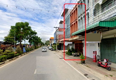 อาคารพาณิชย์ให้เช่า : โรบินสัน ราชบุรี 1.07กม.ใจกลางเมืองราชบุรี 6 นอน ให้เช่า อาคารพาณิชย์ 3 ชั้นครึ่ง-ดาดฟ้า 18 ตร.วา. 235 ตร.ม.รพ.ราชบุรี 1.6 กม. 3 น้ำ