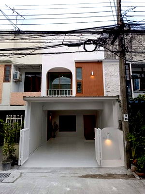 ทาวน์โฮม กรุงเทพมหานคร : HU6675 ขายทาวน์เฮ้าส์ อ่อนนุช 48 กรุงเทพมหานคร
