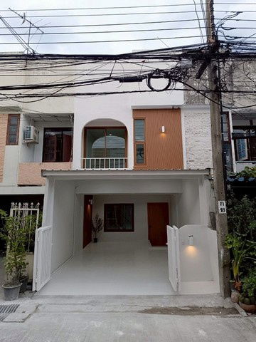 picture Town House For Sale On Nut 48 Bangkok - 1/8