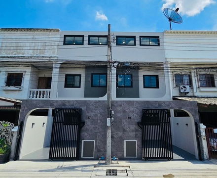 Town Home For Sale Sukhumvit 101/1 Bangkok