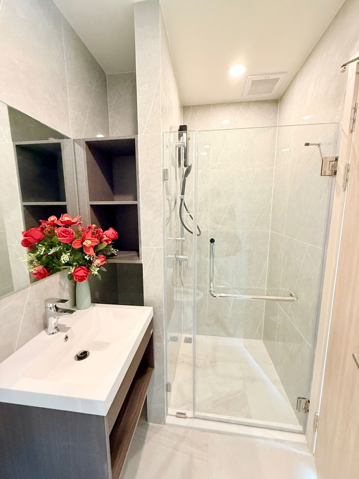 picture For Rent " 𝐍𝐮𝐞 𝐃𝐢𝐬𝐭𝐫𝐢𝐜𝐭 𝐑𝟗 " Brand new condo at Rama 9  Size 30 Sq.m. Floor 30 - 15/15