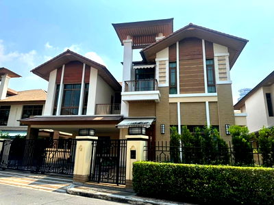 บ้านเดี่ยว เขตวัฒนา : ขายบ้านเดี่ยวสุขุมวิท บ้านแสนสิริ สุขุมวิท67 ใกล้ BTS เอกมัย 4ห้องนอน 5ห้องน้ำ มีห้องแม่บ้าน Baan Sansiri Sukhumvit67  0879074045