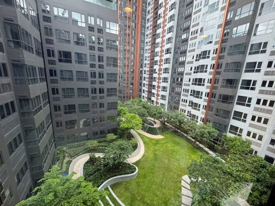 picture Condo for Rent : XT Huaikhwang  Schedule a viewing 👉 Line: @propertybkk1 - 10/10